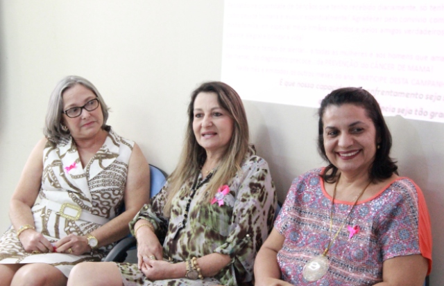Sra. Osvaldecy de Brito, Enfa. Ana Chistina Ribeiro e Enfa. Sirlei Brito contaram suas experiências